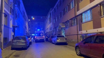 Kötü koku ihbarı üzerine gelen ekipler, yaşlı adamı evinde ölü buldu
