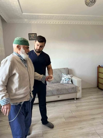 Kovancılar&rsquo;da bir ilk: Evde fizik tedavi uygulaması
