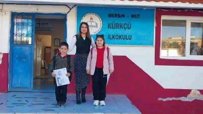 K&ouml;y okulu 2 &ouml;ğrenci i&ccedil;in a&ccedil;ık: &Ouml;ğrenciler karnelerini aldı
