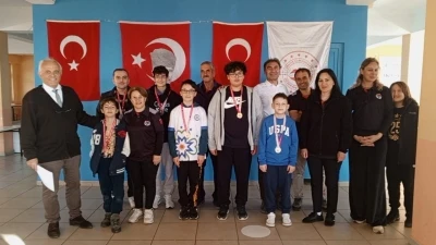 K&ouml;yceğiz&rsquo;de 153 satran&ccedil; sporcusu &Ccedil;anakkale Şehitleri i&ccedil;in buluştu
