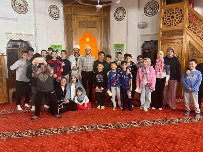 K&ouml;yceğiz&rsquo;de &ccedil;ocuklar son teravihte bayram har&ccedil;lıklarını aldı
