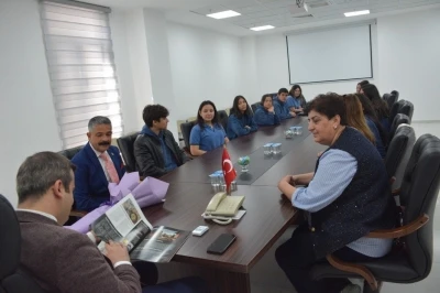 K&ouml;yceğiz&rsquo;de &ouml;ğrenciler &lsquo;Mavi M&uuml;rekkep&rsquo; adlı dergi &ccedil;ıkardı
