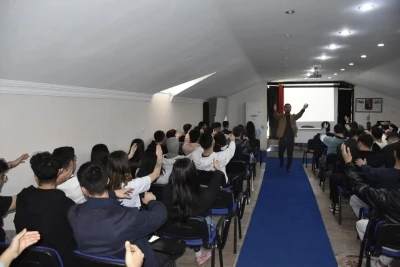 K&ouml;yceğiz&rsquo;de &lsquo;Sağlıklı Gen&ccedil;lik&rsquo; semineri
