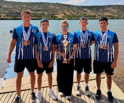 K&ouml;yceğiz SEM sporcuları Durgunsu Kano Gen&ccedil; Erkekler T&uuml;rkiye Şampiyonu oldu
