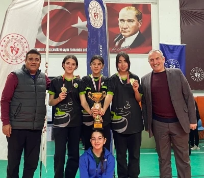 K&ouml;yceğiz Toparlar Ortaokulu Kız Takımı Floor Curling İl Şampiyonu oldu

