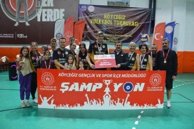 K&ouml;yceğiz Voleybol Turnuvası &ouml;d&uuml;l t&ouml;reni ile tamamlandı
