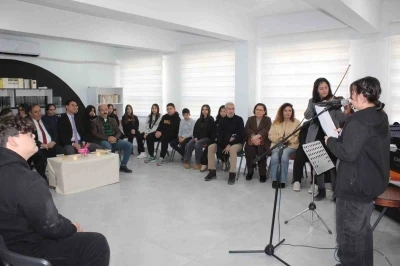 K&ouml;yceğizli &ouml;ğrencilerden şiir ve m&uuml;zik konseri
