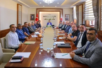 K&ouml;ylerin altyapı ihtiya&ccedil;ları toplantıda g&ouml;r&uuml;ş&uuml;ld&uuml;
