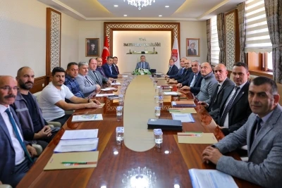 Köylerin altyapı ve hizmet ihtiyaçları toplantıda değerlendirildi
