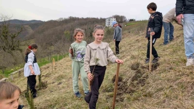 K&ouml;ylerine hatıra ormanı kazandırdılar
