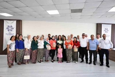 Köylüler’den Başkan Çerçioğlu’na incirli teşekkür
