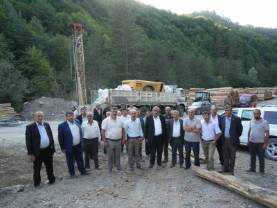 Köylülerden içme suyu için sondaj çalışması yapan Kastamonu Belediyesine tepki: &quot;Bu suyu aldıktan sonra 38 köyümüz susuz kalacak&quot;
