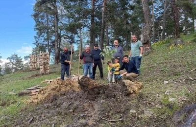 K&ouml;yl&uuml;lerden &ouml;rnek davranış: 600 fidan toprakla buluştu
