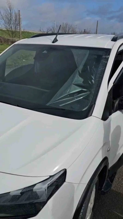 Koyu renk cam filmli ara&ccedil;lara izin verilmedi
