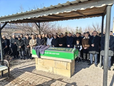 Koyun otlatma meselesinden &ouml;ld&uuml;r&uuml;len adam toprağa verildi
