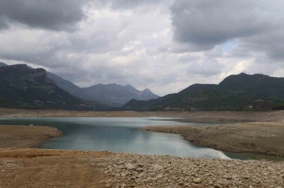 Kozan Barajı manzaranın değil, kuraklığın simgesi oldu
