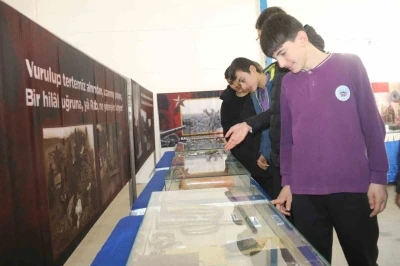 Kozan&rsquo;da &Ccedil;anakkale Savaşı Gezici M&uuml;zesi kapılarını a&ccedil;tı
