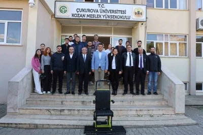 Kozan Meslek Yüksekokulu’nun merdivenlerindeki engel belediye işbirliği ile kaldırıldı
