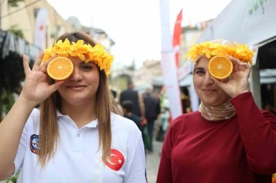 Kozan Portakal &Ccedil;i&ccedil;eği Festivali renkli g&ouml;r&uuml;nt&uuml;lere başladı
