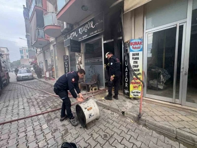 Kuaf&ouml;rdeki yangın hızlı m&uuml;dahale  ile s&ouml;nd&uuml;r&uuml;ld&uuml;
