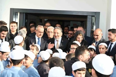Kubbet&uuml;&rsquo;s-Sahra Camii Malatya&rsquo;da ibadete a&ccedil;ıldı
