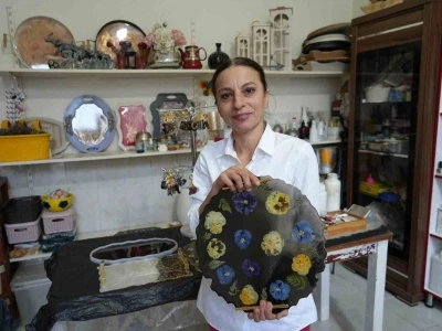 K&uuml;&ccedil;&uuml;k bir odada hayal ile başladı, epoksi re&ccedil;inesi mesleği oldu
