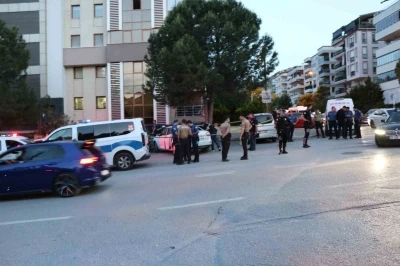 K&uuml;&ccedil;&uuml;k &ccedil;ocuğun g&ouml;z&uuml; &ouml;n&uuml;nde 2 kadına kurşun yağdırdı
