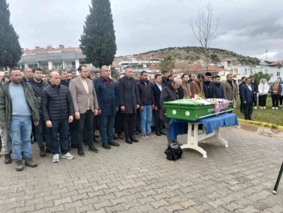 K&uuml;&ccedil;&uuml;k &Ouml;yk&uuml;, g&ouml;zyaşları i&ccedil;inde son yolculuğuna uğurlandı
