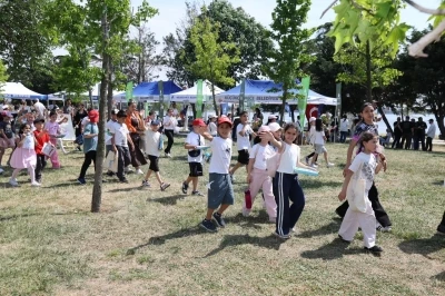 K&uuml;&ccedil;&uuml;k&ccedil;ekmece&rsquo;de D&uuml;nya &Ccedil;evre G&uuml;n&uuml;&rsquo;nde at&ouml;lyelerle farkındalık oluşturuldu
