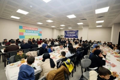 K&uuml;&ccedil;&uuml;k&ccedil;ekmece&rsquo;de iftar sofralarına ve Ramazan etkinliklerine yoğun ilgi
