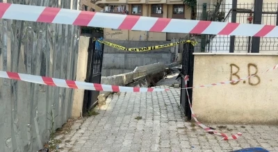 K&uuml;&ccedil;&uuml;k&ccedil;ekmece&rsquo;de inşaat temelindeki g&ouml;&ccedil;&uuml;k paniğe neden oldu
