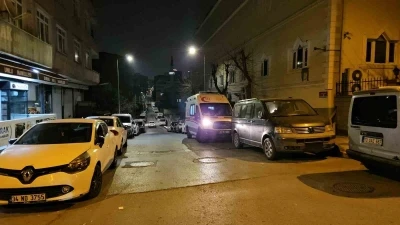 K&uuml;&ccedil;&uuml;k&ccedil;ekmece&rsquo;de kanser hastası Mısırlı adam evinde &ouml;l&uuml; bulundu
