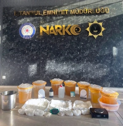 K&uuml;&ccedil;&uuml;k&ccedil;ekmece&rsquo;de narkotik operasyonu: Yaklaşık 90 kilo uyuşturucu ele ge&ccedil;irildi
