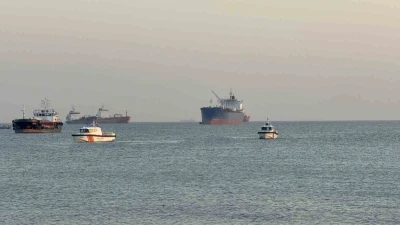 Küçükçekmece Menekşe açıklarında insan bedenine ait parçalar bulunduğu ihbarı polisi harekete geçirdi
