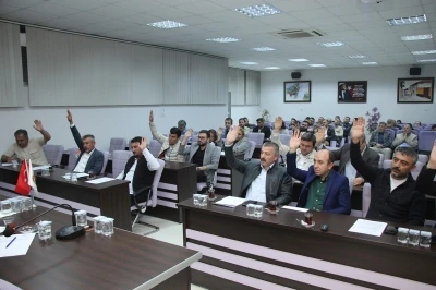 Kula Belediyesi’nde personel sayısı tartışması: &quot;Başkan cevap verecek mi&quot;
