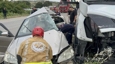 Kula&rsquo;da otomobil ile tır &ccedil;arpıştı: 1 ağır yaralı
