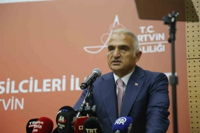 Kültür ve Turizm Bakanı Ersoy: &quot;2025 yıl sonu hedefimiz olan 64 milyar dolar gelire doğru emin adımlarla ilerliyoruz&quot;
