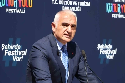 K&uuml;lt&uuml;r ve Turizm Bakanı Ersoy: "K&uuml;lt&uuml;r Yolu Festivali, Eskişehir esnafına can suyu olacak"
