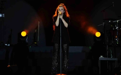K&uuml;lt&uuml;r Yolu Festivalinde Fatma Turgut&rsquo;tan unutulmaz gece
