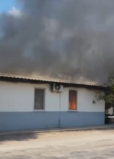 Kumluca’da yaşlı kadının yalnız yaşadığı ev yandı
