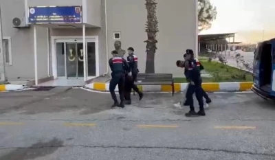 Kur&rsquo;an-ı Kerim&rsquo;lere zarar veren 2 kişi tutuklandı
