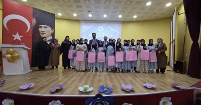 Kur&rsquo;an Kursu&rsquo;nda yıl sonu coşkusu
