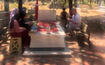 Kur&rsquo;an kursu &ouml;ğrencilerinden şehide vefa
