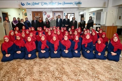 Kur&rsquo;an kursu &ouml;ğrencileriyle iftar yaptılar
