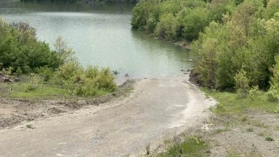 Kuraklığı fırsata &ccedil;evirmişlerdi: Baraj doldu, yol sular altında kaldı
