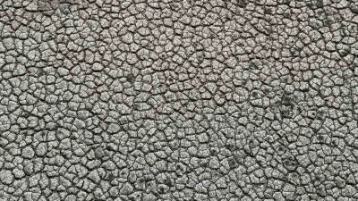 Kuraklığın izi: Seyhan Baraj Gölü’nde sular çekilince toprak çatladı
