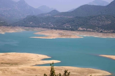 Kuraklık narenciye bahçelerini tehdit etmeye başladı
