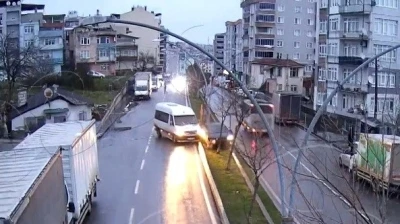 Kural ihlalleri kazalara yol a&ccedil;tı: O anlar kameraya yansıdı
