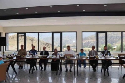 Kuran Kursu öğrencilerine cağ kebabı ikramı
