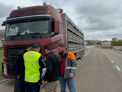 Kurban Bayramı &ouml;ncesi Aydıntepe&rsquo;de yol kontrolleri devam ediyor
